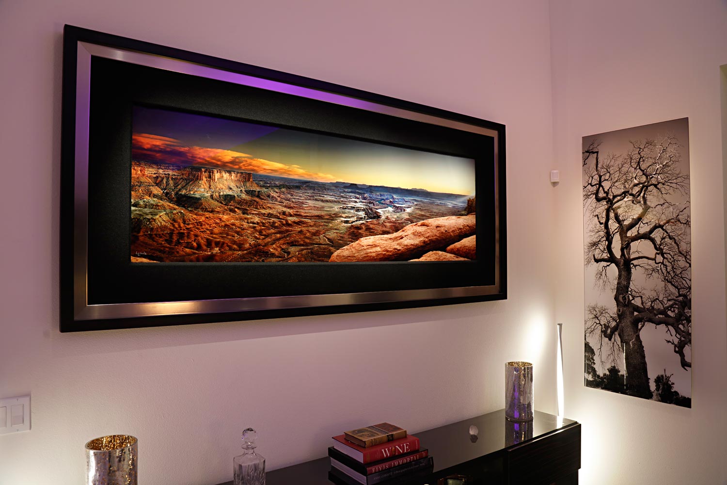 Illuminate just the art and not the wall with this framing projector