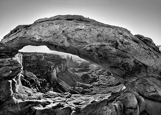 Portal BW | Black and White Mesa Arch | Canyonlands National Park Moab Utah